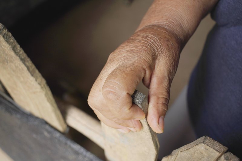 Close up of a Patio Bonito community member's hand, near Barrancabermeja