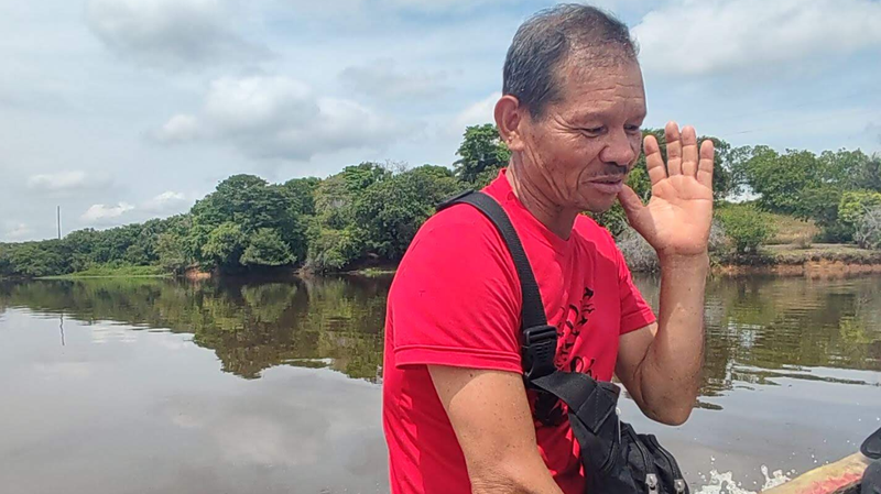 Wilson Diaz explains how contamination of Cienaga San Silvestre has impacted the livelihoods of local fisherpeople